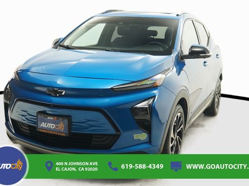 Used 2022 Chevrolet Bolt EUV Premier w/ Sun & Sound Package FWD image 1