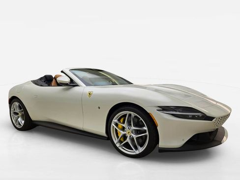 Used 2026 Ferrari Roma Spider RWD image 3
