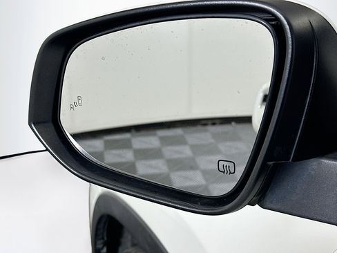 Used 2019 Toyota Highlander XLE image 16