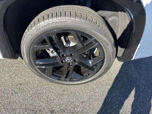 New 2026 Volkswagen Tiguan SE R-Line image 10