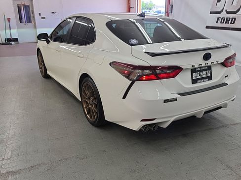 Used 2023 Toyota Camry SE FWD image 4
