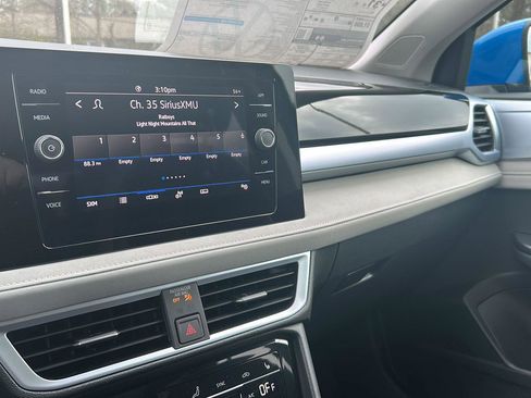 New 2026 Volkswagen Taos SE image 14