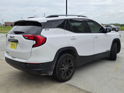 Used 2021 GMC Terrain SLE w/ Driver Convenience Package FWD image 4