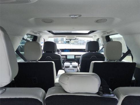 New 2026 Lincoln Navigator L Reserve AWD/4WD image 20
