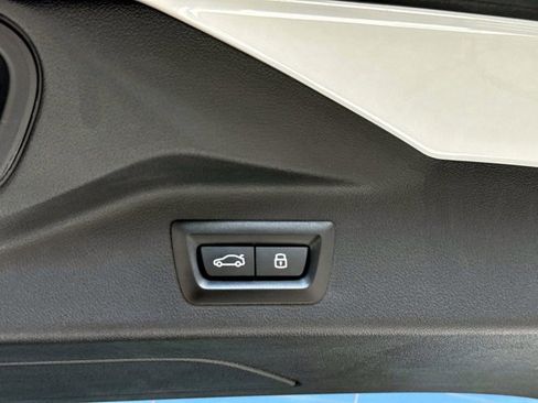 Certified 2024 BMW X7 xDrive40i w/ Executive Package image 12