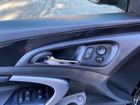 Used 2017 Buick Regal Sport Touring image 15