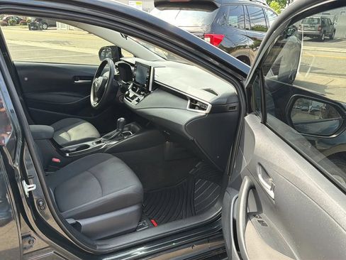 Used 2020 Toyota Corolla LE FWD image 24