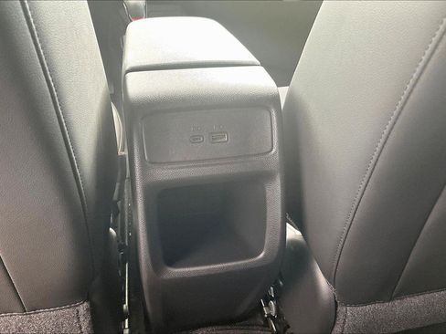 Used 2024 Chevrolet Trax RS w/ Sunroof Package image 34