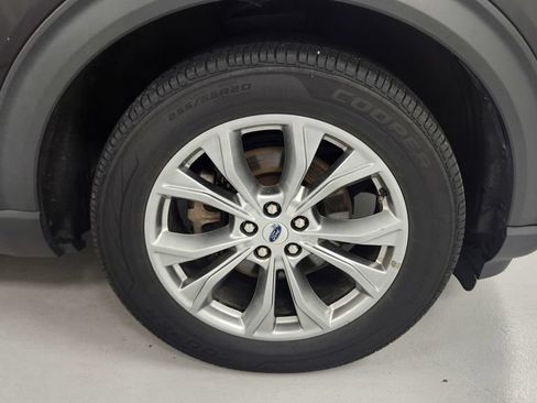 Used 2022 Ford Explorer Limited w/ Equipment Group 301A AWD/4WD image 9