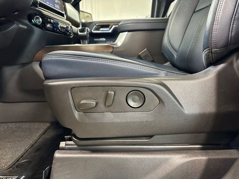 Used 2022 Chevrolet Silverado 1500 High Country w/ LPO, Dark Essentials Package AWD/4WD image 11