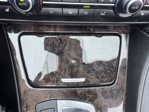 Used 2013 BMW 640i Convertible RWD image 21