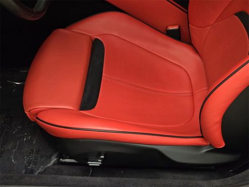 Used 2022 Ferrari Roma image 33