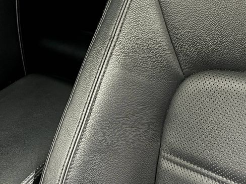 Used 2020 Jaguar XE S RWD image 19