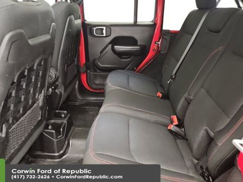 Used 2021 Jeep Wrangler Unlimited Rubicon w/ Cold Weather Group AWD/4WD image 21