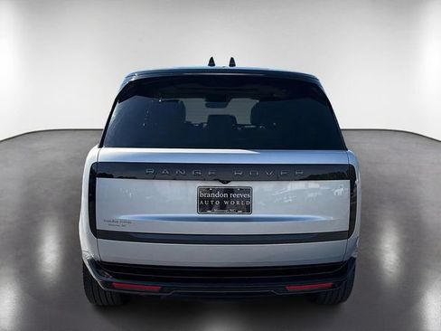 Used 2025 Land Rover Range Rover SE AWD/4WD image 7