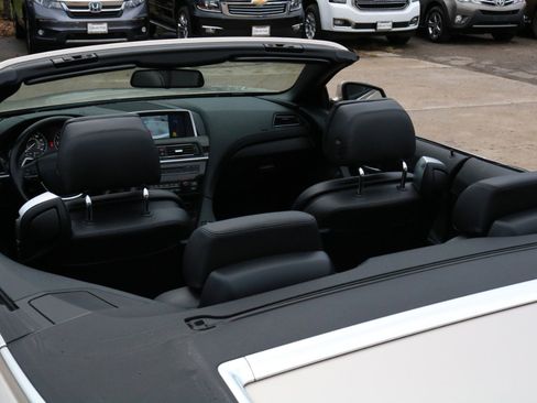 Used 2012 BMW 650i Convertible image 28