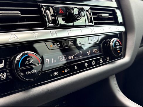 New 2026 Nissan Pathfinder Platinum image 8