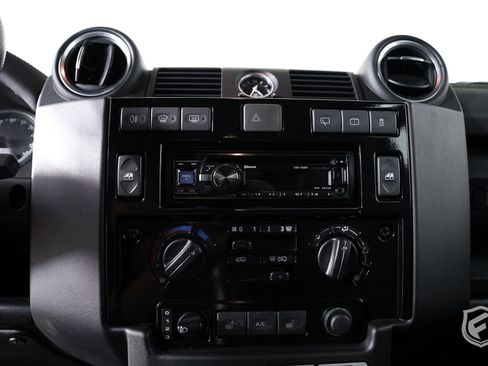 Used 1991 Land Rover Defender 110 image 25