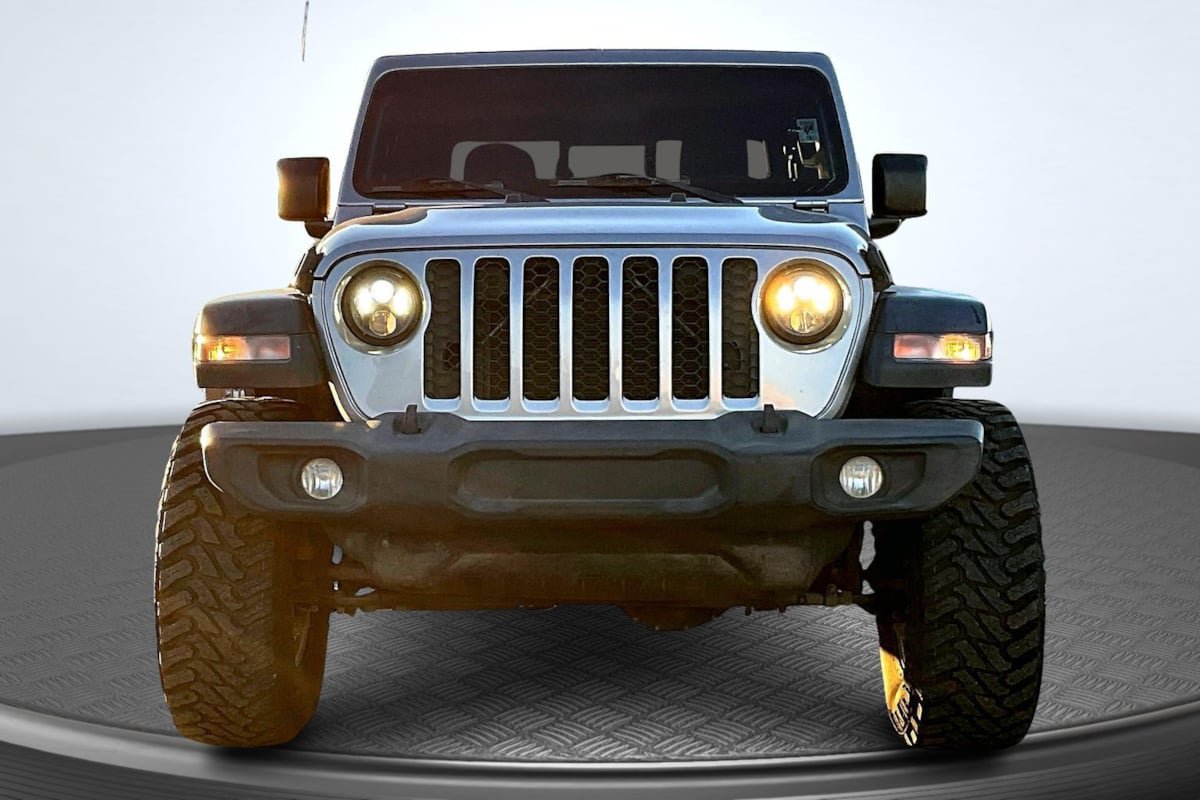 Used 2020 Jeep Gladiator Sport w/ Quick Order Package 24S AWD/4WD image 3