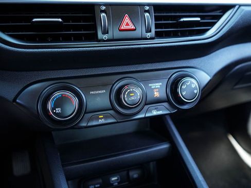 Used 2024 Kia Forte LX image 21