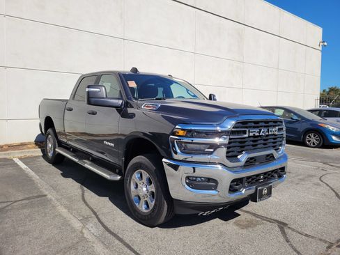 Used 2025 RAM 2500 Big Horn AWD/4WD image 3