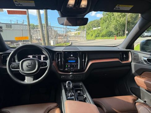 Used 2023 Volvo XC60 T8 Ultimate AWD/4WD image 14