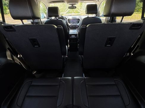 Used 2023 GMC Acadia SLT AWD/4WD image 13