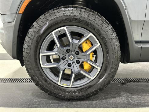 Used 2022 Rivian R1S Launch Edition AWD/4WD image 9