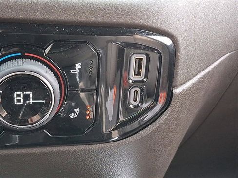 Certified 2025 Chevrolet Silverado 1500 RST image 26