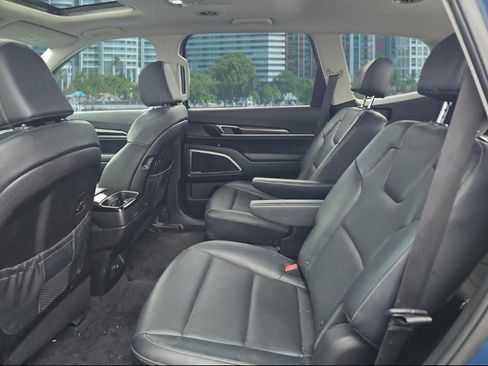Used 2025 Kia Telluride S FWD image 20
