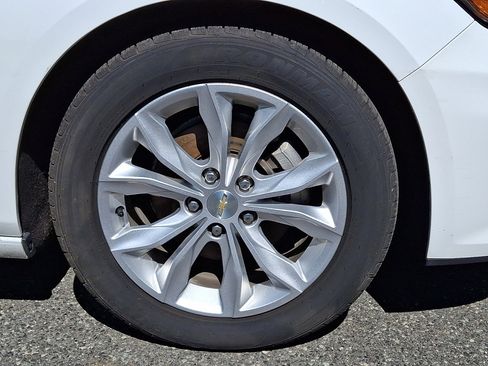 Used 2023 Chevrolet Malibu LT FWD image 5