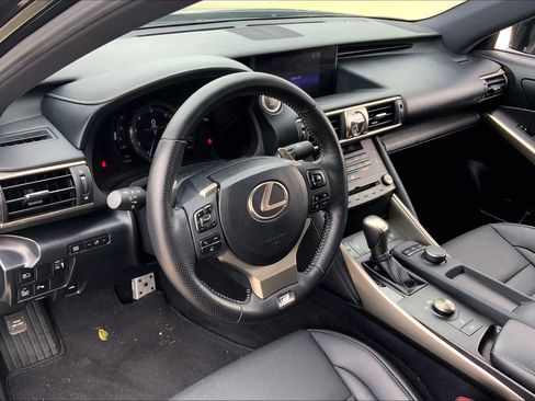 Used 2020 Lexus IS 300 F Sport w/ F Sport Package RWD image 18