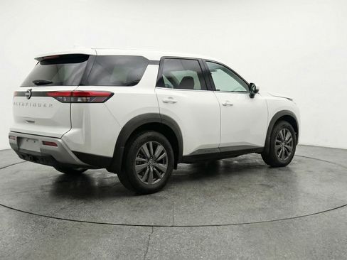 Used 2025 Nissan Pathfinder SV FWD image 9