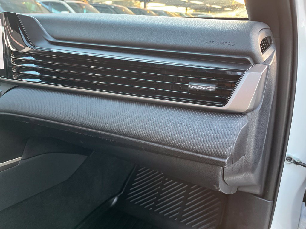 Used 2025 Toyota Camry SE w/ Multimedia Upgrade Package FWD image 18