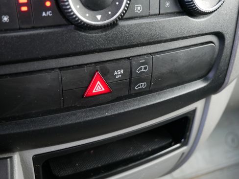 Used 2015 Freightliner Sprinter 3500 image 25