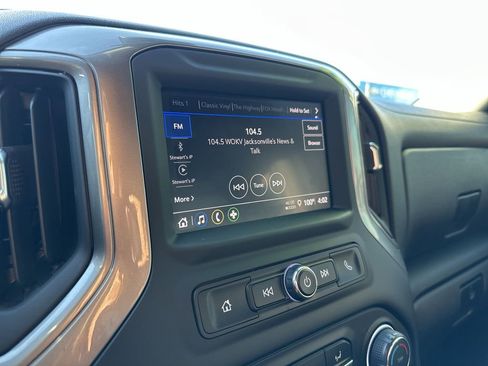 Used 2024 Chevrolet Silverado 2500 Custom image 24