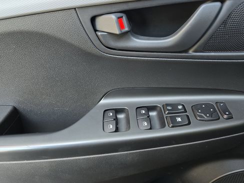 Used 2018 Hyundai Kona SEL w/ SEL Tech Package 02 image 12