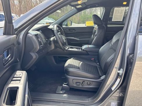 Used 2024 Nissan Pathfinder Rock Creek AWD/4WD image 27