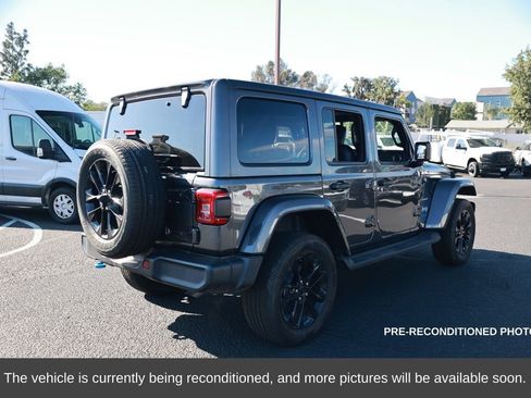 Used 2022 Jeep Wrangler Unlimited Sahara image 5