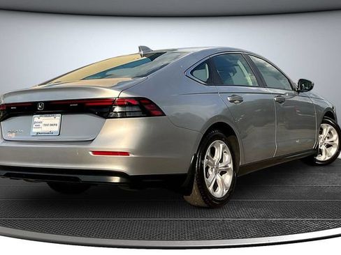 Used 2025 Honda Accord LX image 5