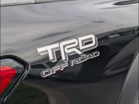 Used 2025 Toyota Tacoma TRD Off-Road image 6