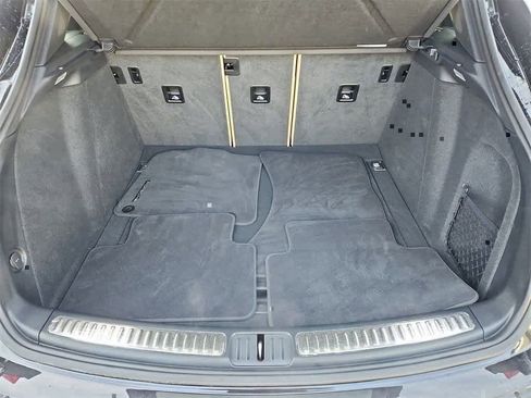 Certified 2025 Porsche Macan image 37