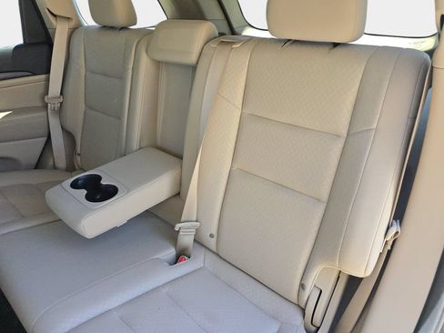 Used 2022 Jeep Grand Cherokee Laredo E w/ Security & Convenience Group AWD/4WD image 17