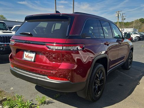 New 2026 Jeep Grand Cherokee Altitude AWD/4WD image 4