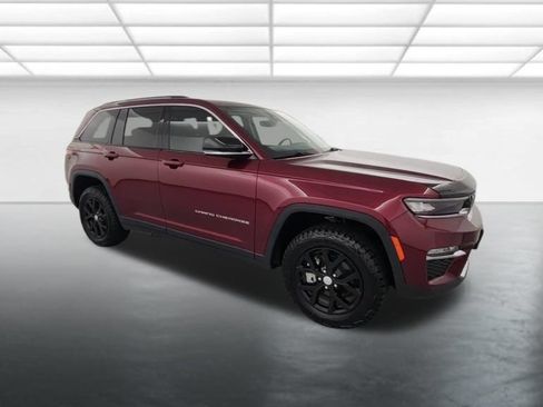 Used 2023 Jeep Grand Cherokee Limited AWD/4WD image 9