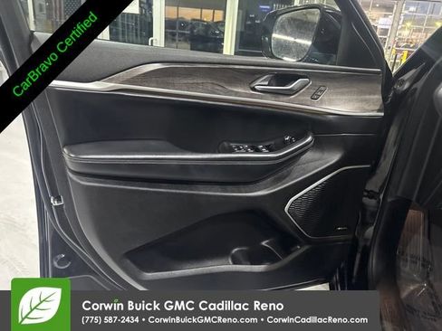 Used 2023 Jeep Grand Cherokee Limited w/ Trailer Tow Prep Group (B) AWD/4WD image 10