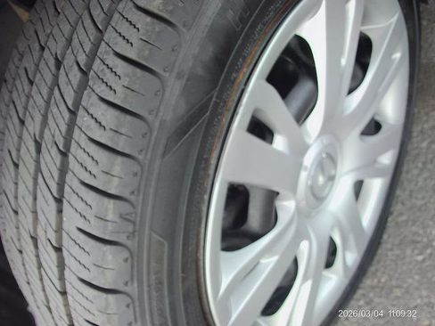 Used 2014 MAZDA MAZDA2 Sport FWD image 8