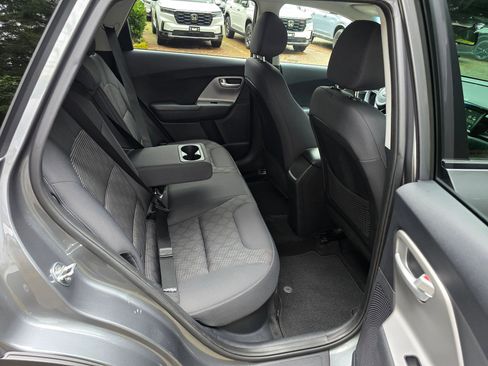 Used 2017 Kia Niro LX image 12