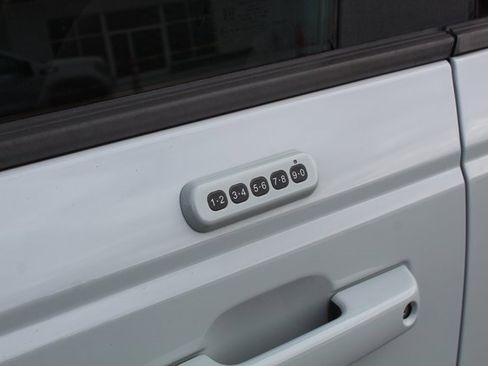 Used 2022 Ford Bronco Outer Banks image 15