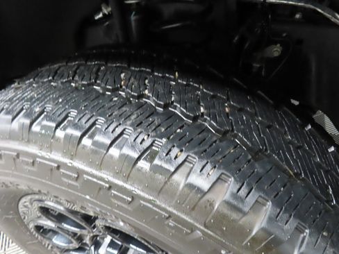 Used 2024 Ford F350 Lariat w/ Black Appearance Package image 7